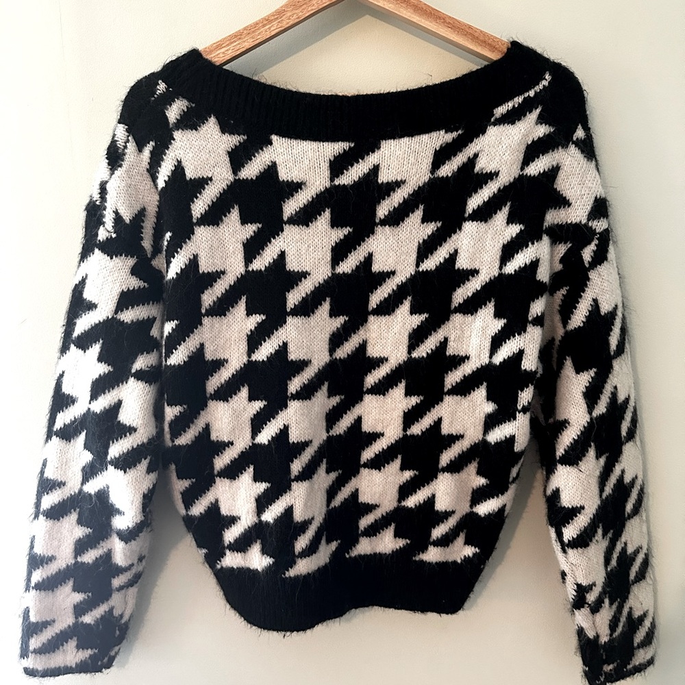Express Houndstooth sweater